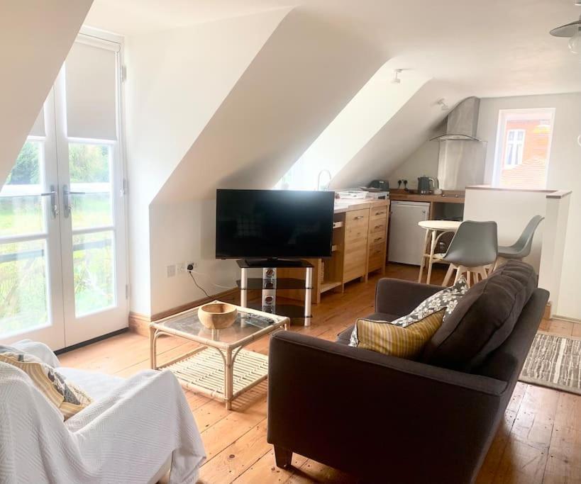 Delightful Ely House Bright And Warm With Cathedral View Apartment Екстериор снимка
