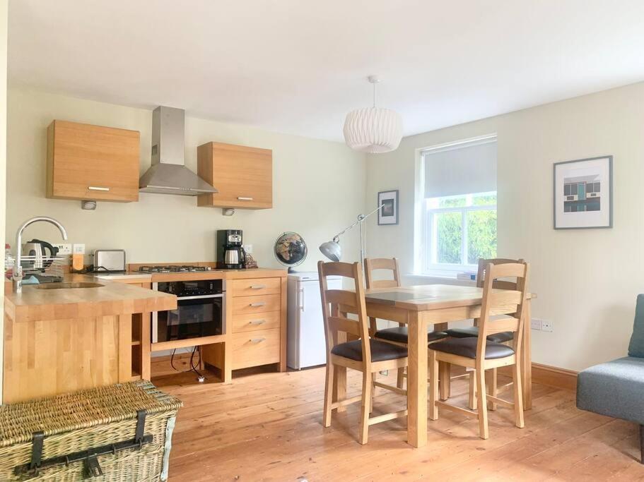 Delightful Ely House Bright And Warm With Cathedral View Apartment Екстериор снимка