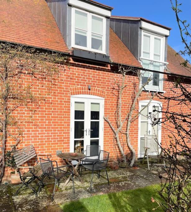 Delightful Ely House Bright And Warm With Cathedral View Apartment Екстериор снимка